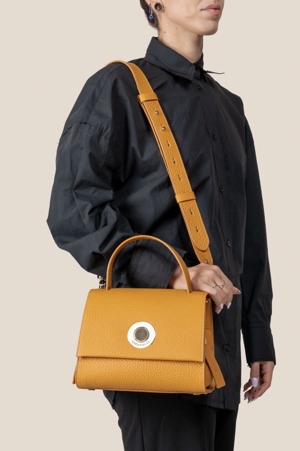 borsa da donna, borsa artigianale da donna, borsa in pelle, borsa Made in Italy, borsa Gironacci, 2310 Velvet Ocra 202